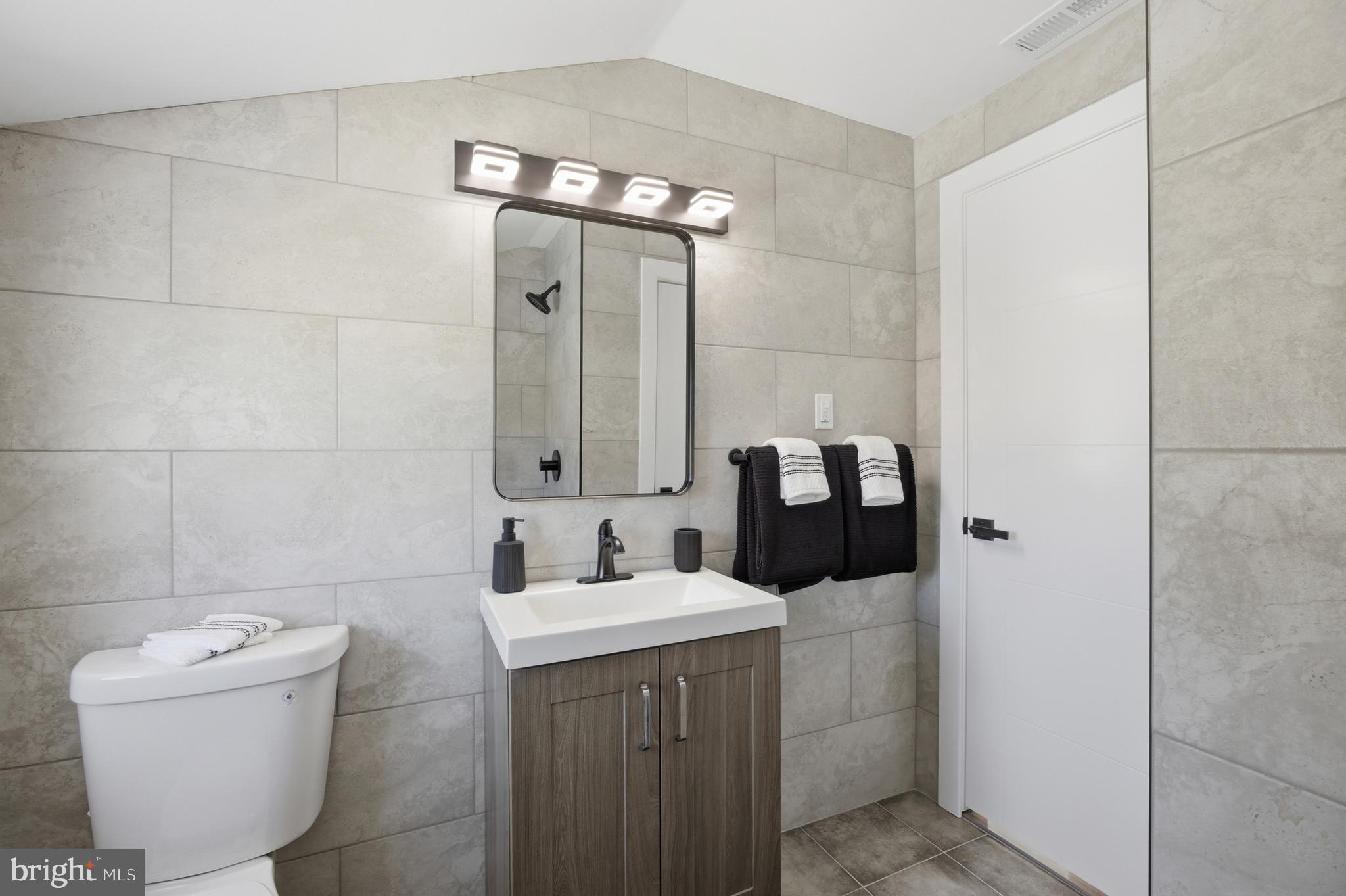 8004 Gladstone Road Glenside, PA 19038 - Photo 18 of 58