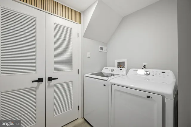 $627,000 | 8004 Gladstone Road, Glenside, PA 19038