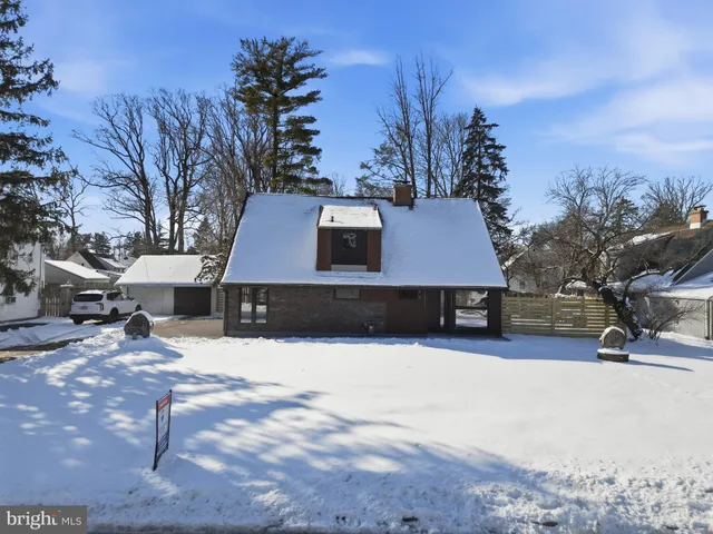 $627,000 | 8004 Gladstone Road, Glenside, PA 19038