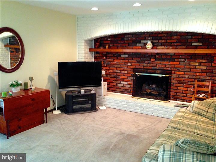 11 Brotherton Road Shamong, NJ 08088 - Photo 11 of 25 Family Room