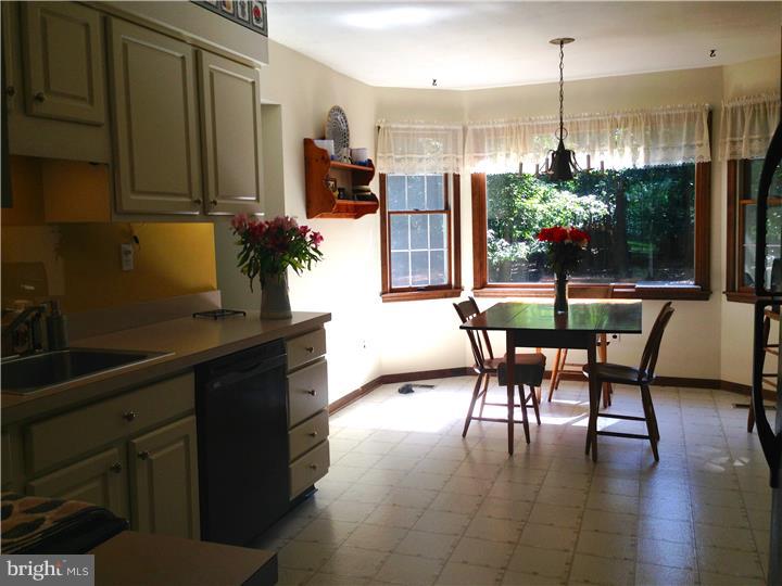 11 Brotherton Road Shamong, NJ 08088 - Photo 9 of 25 Breakfast Room