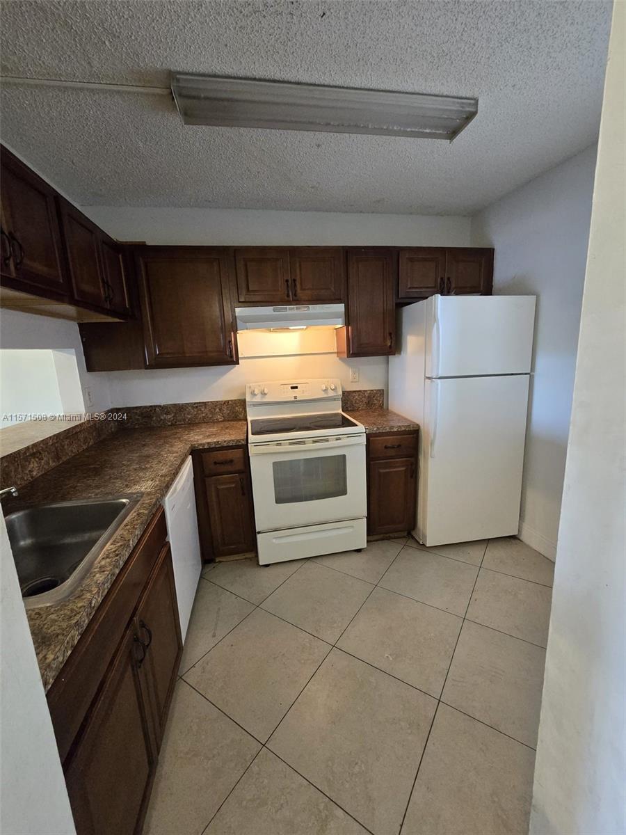 3470 Foxcroft Road, Unit 308 Miramar, FL 33025 - Photo 4 of 30 Gallery Image 4