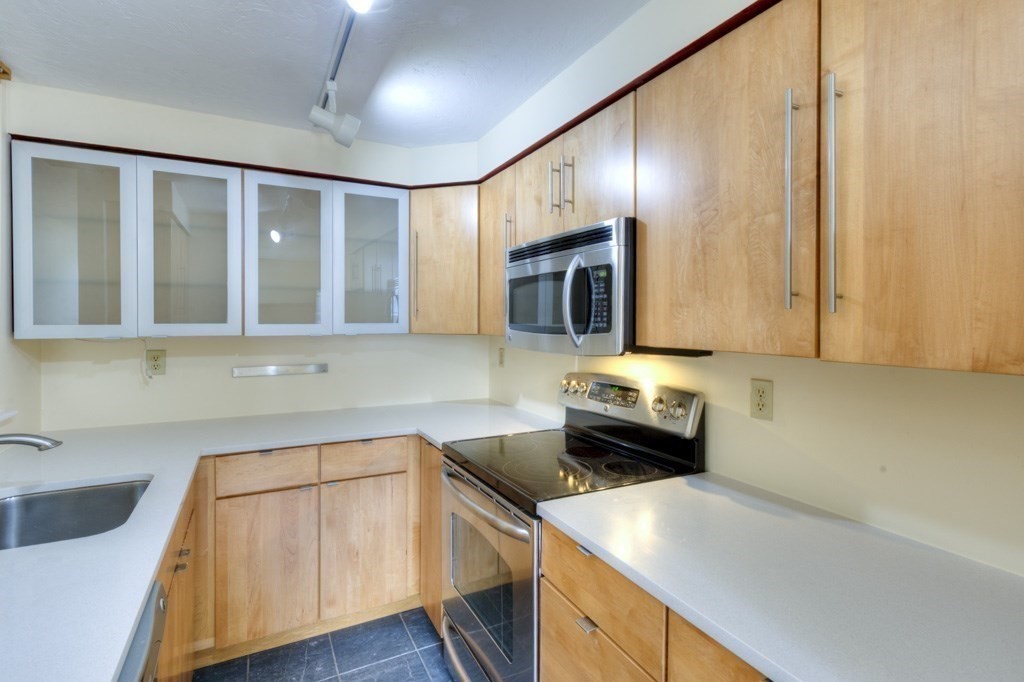 321 Plantation Street, Unit 102 Worcester, MA 01604 - Photo 13 of 35