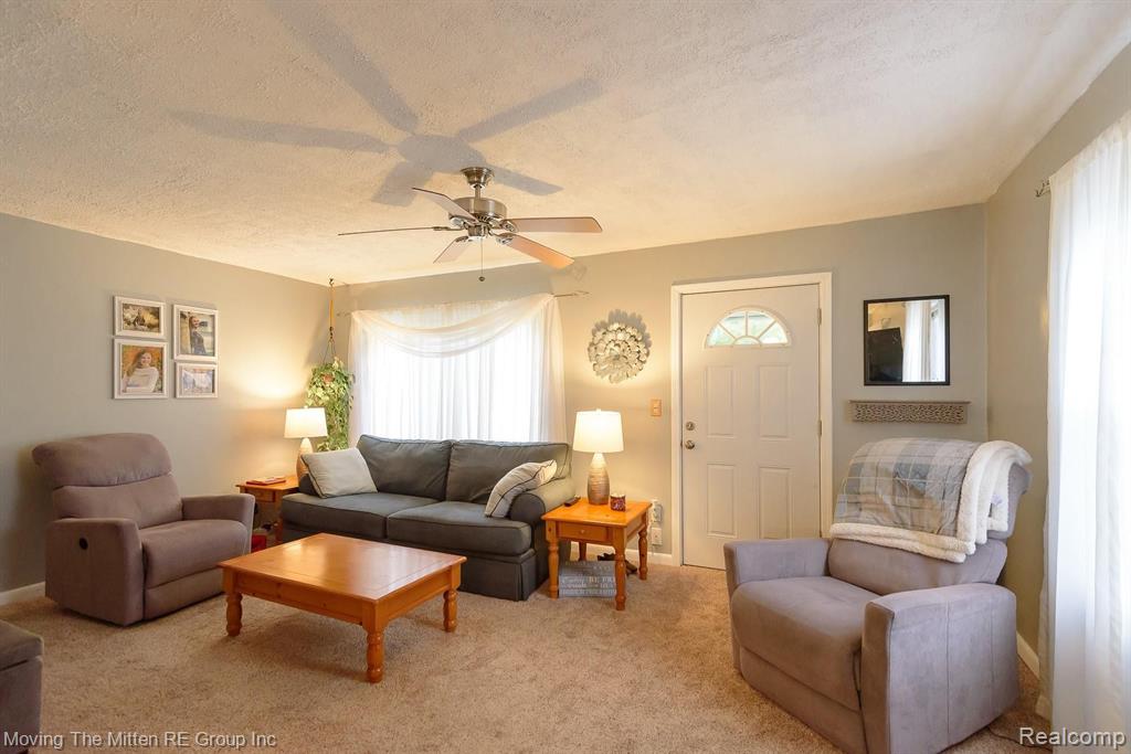 45781 Harris Road Belleville, MI 48111 - Photo 2 of 39
