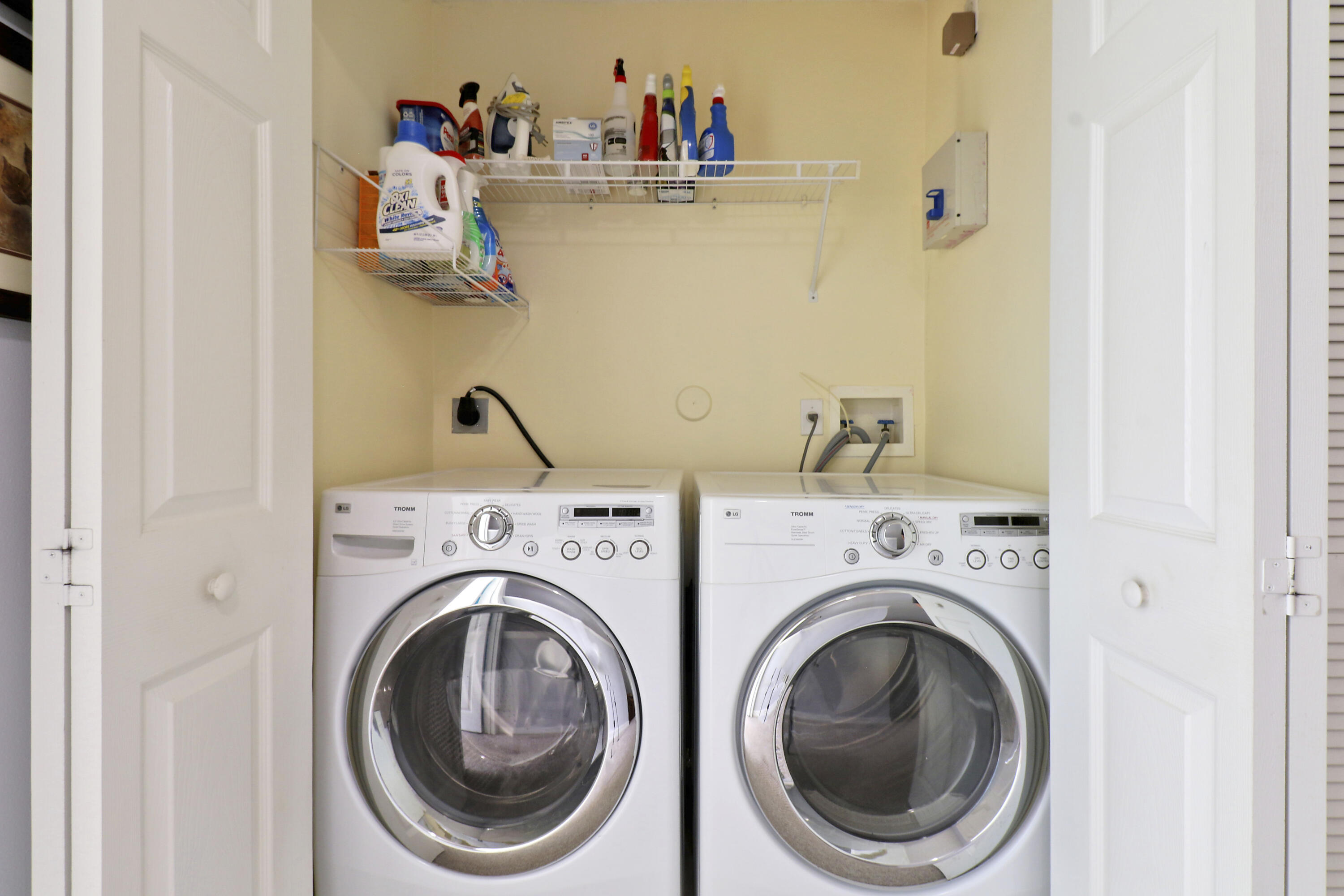 145 Timberwalk Trail Jupiter, FL 33458 - Photo 25 of 35 Laundry