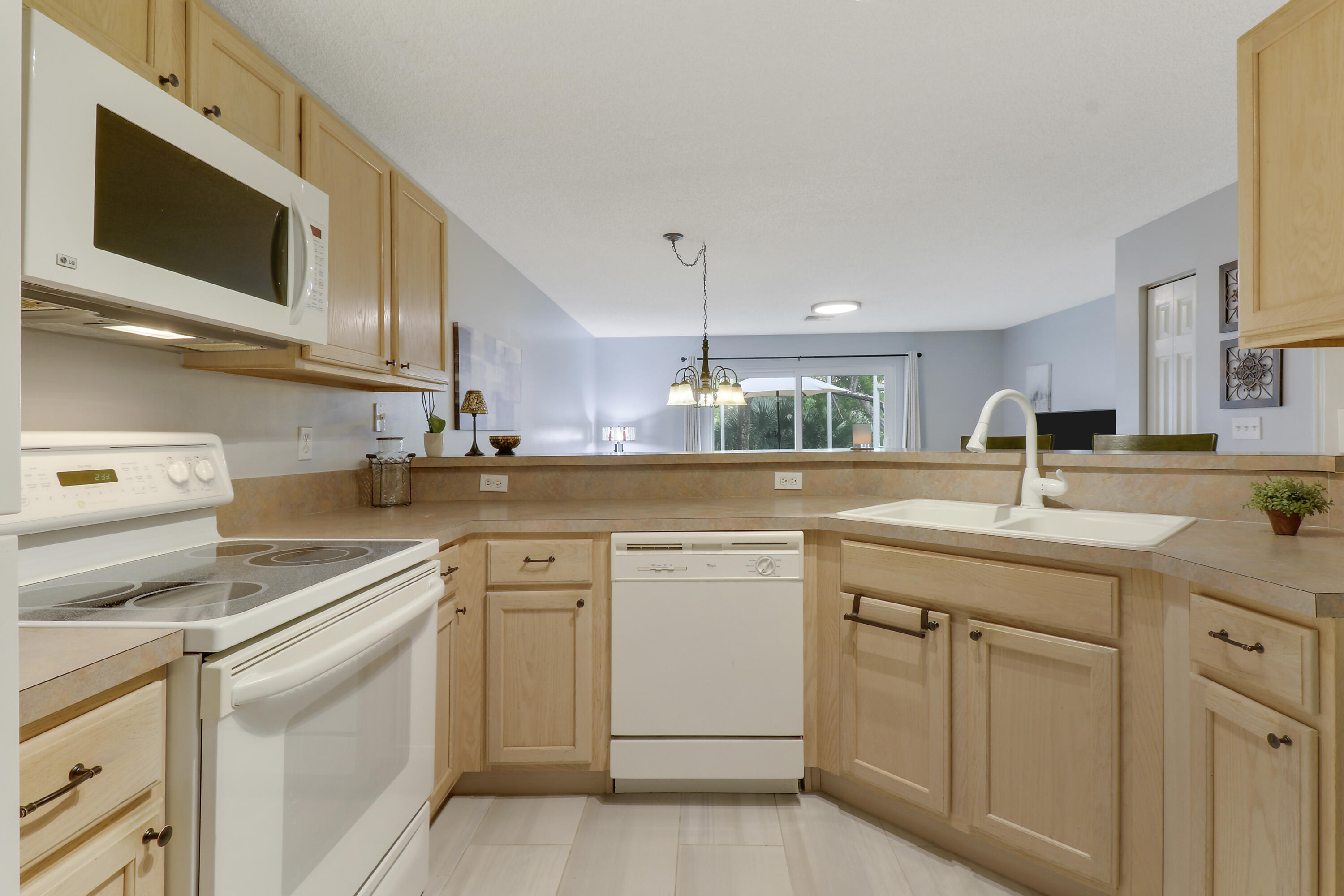 145 Timberwalk Trail Jupiter, FL 33458 - Photo 6 of 35 Kitchen