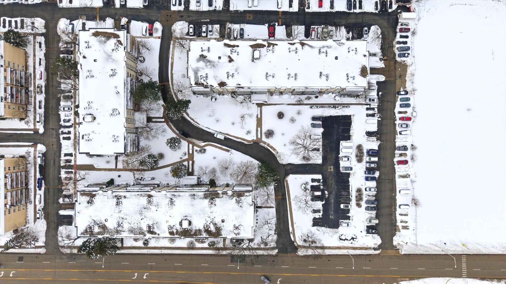 8640 Waukegan Road, Unit 123 Morton Grove, IL 60053 - Photo 29 of 30 a view of water heater room