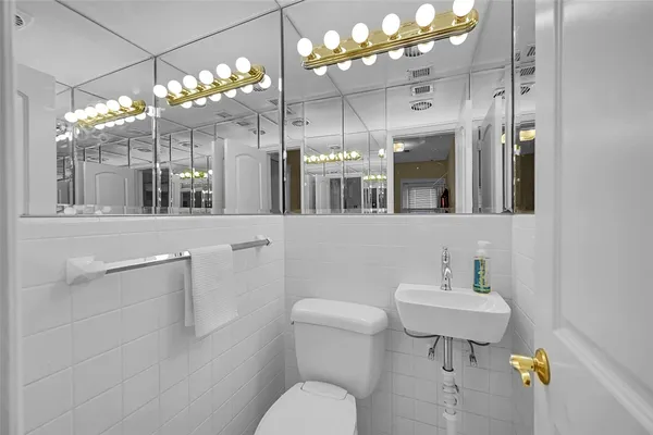 $1,978,788 | 2920 Northeast 23rd Street, Pompano Beach, FL 33062