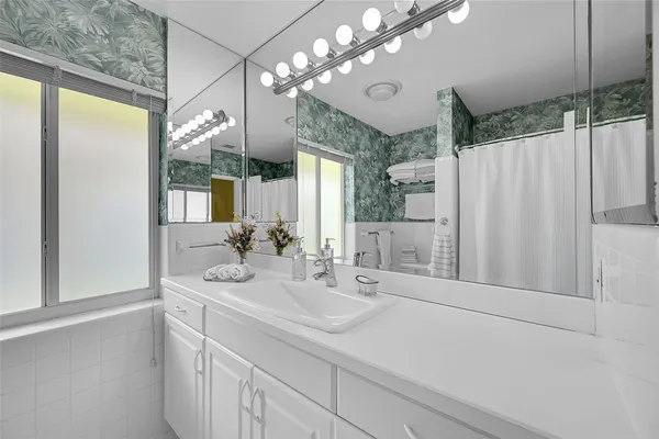 $1,978,788 | 2920 Northeast 23rd Street, Pompano Beach, FL 33062