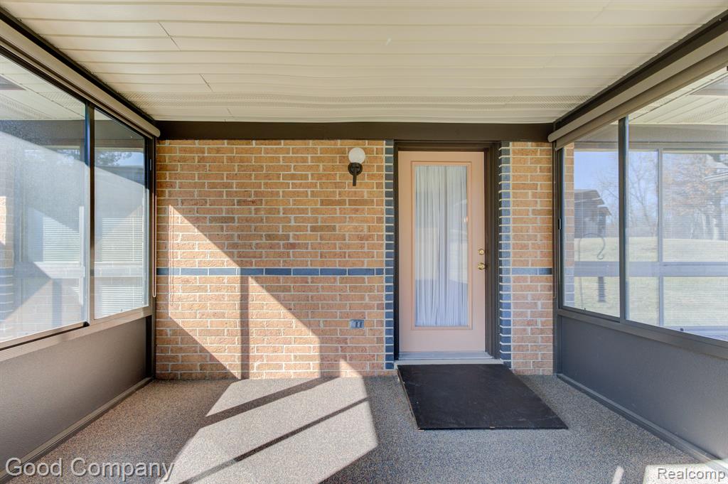 936 Wexford Way Rochester Hills, MI 48307 - Photo 32 of 40