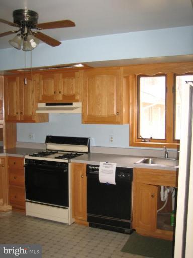 12609 Deoudes Road Boyds, MD 20841 - Photo 15 of 30 Kitchen #2