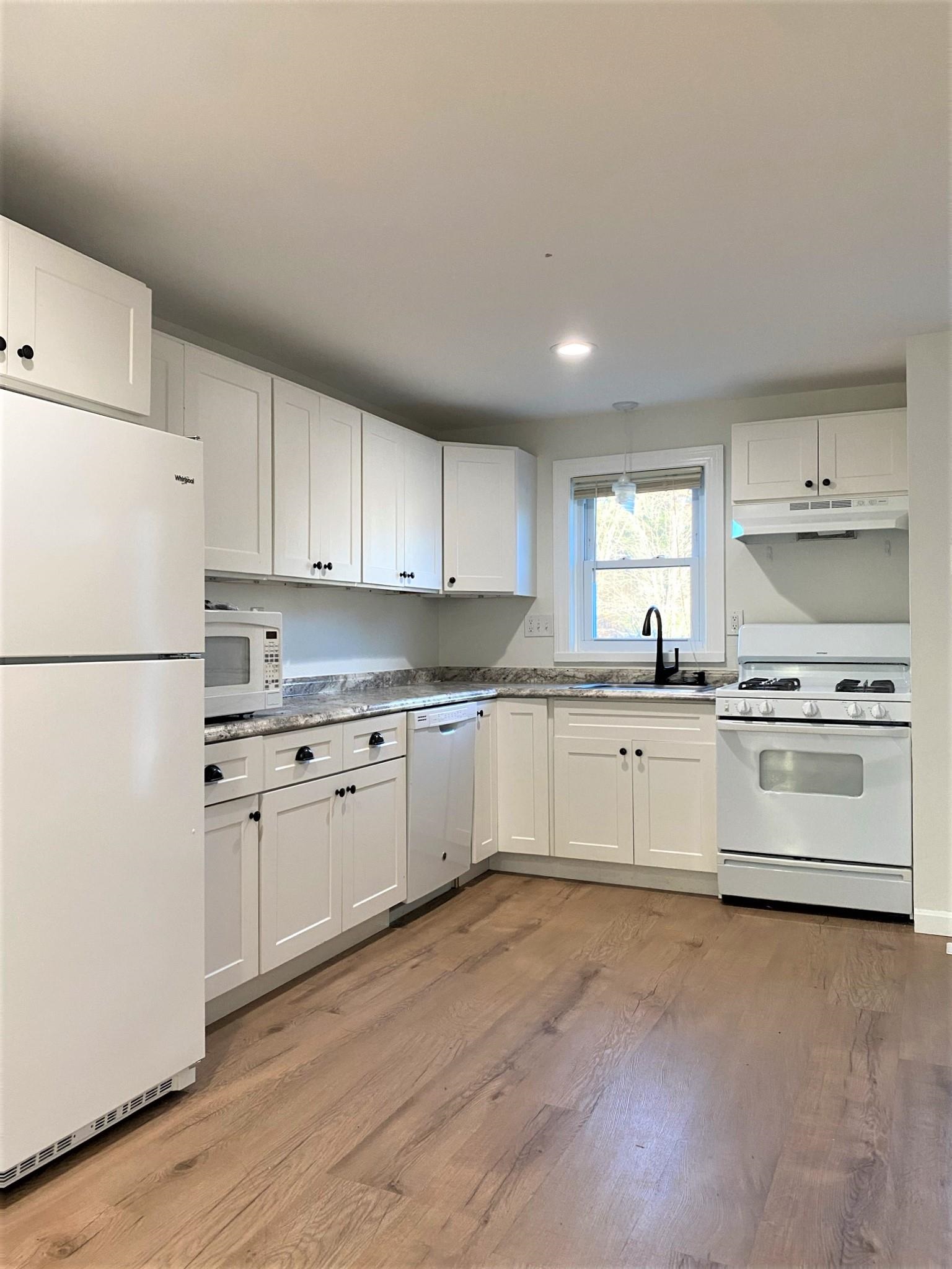 6 Pleasant Street, Unit B4 Hooksett, NH 03106 - Photo 3 of 16