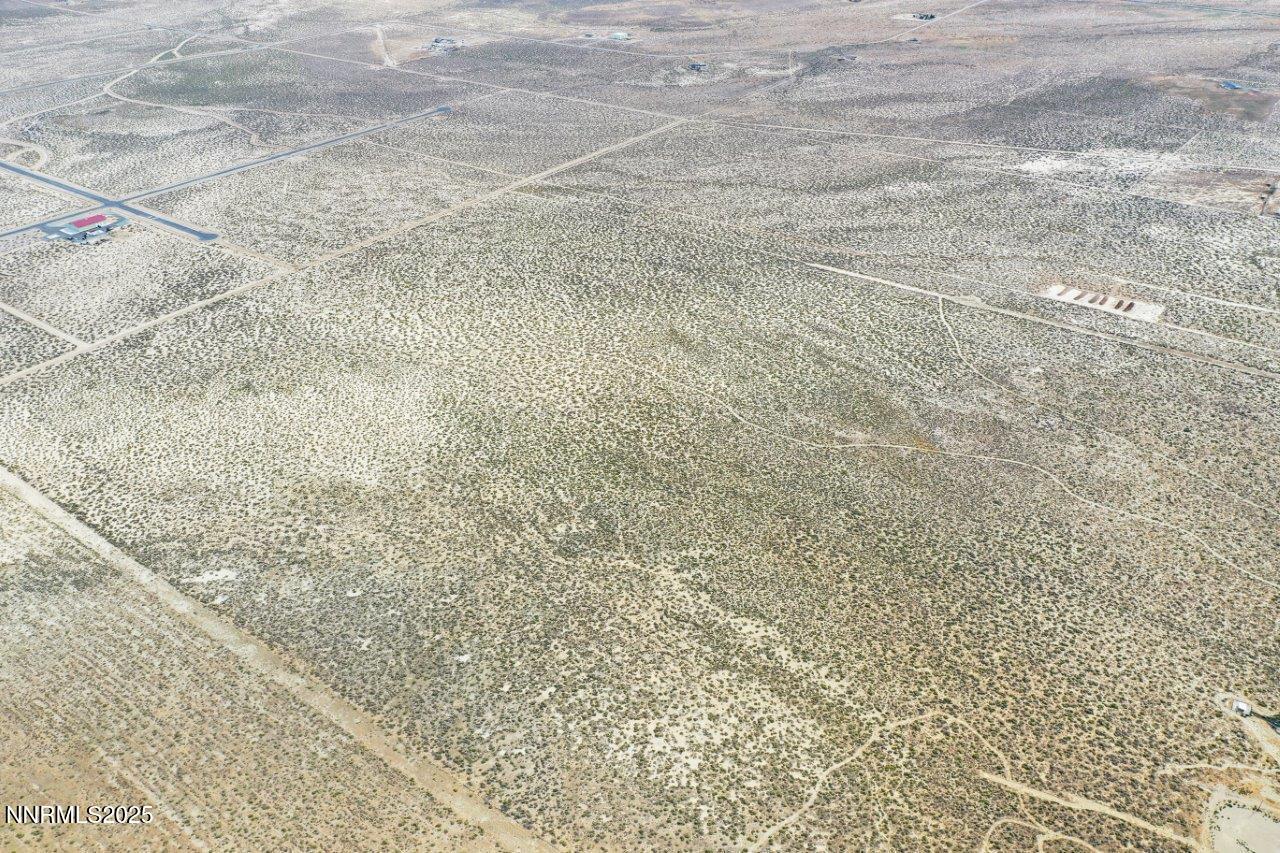 0 Rebel Cause Road Reno, NV 89510 - Photo 11 of 32 a bathroom with a bathtub