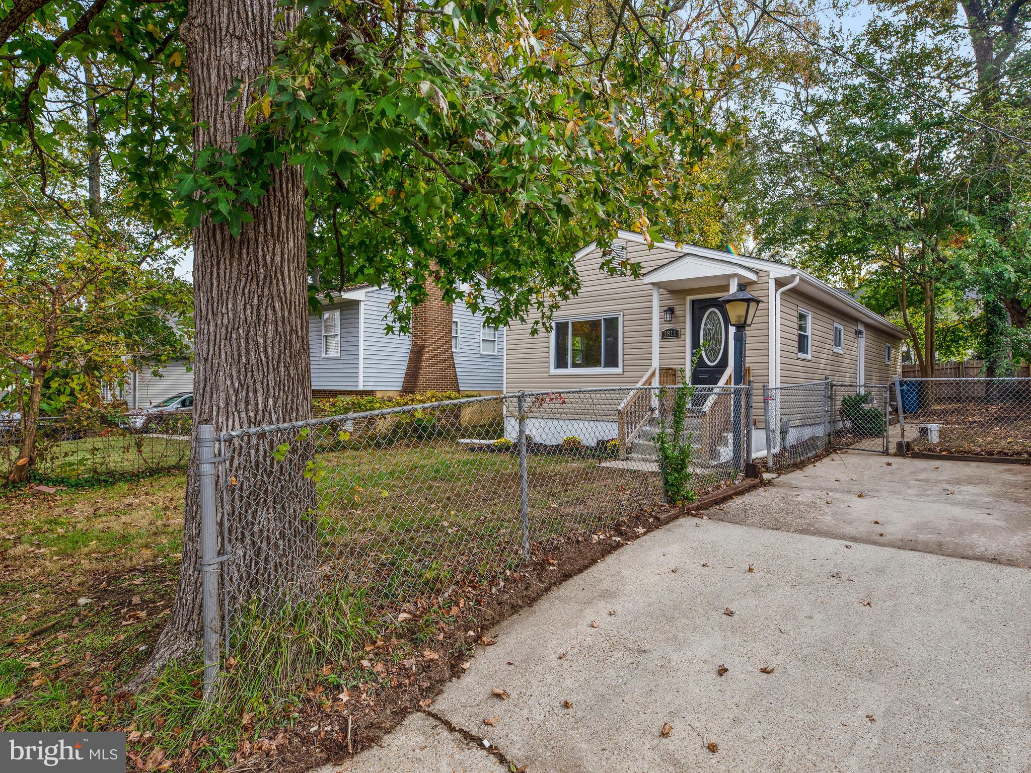 1811 Keymar Road Edgewater, MD 21037 - Photo 3 of 43