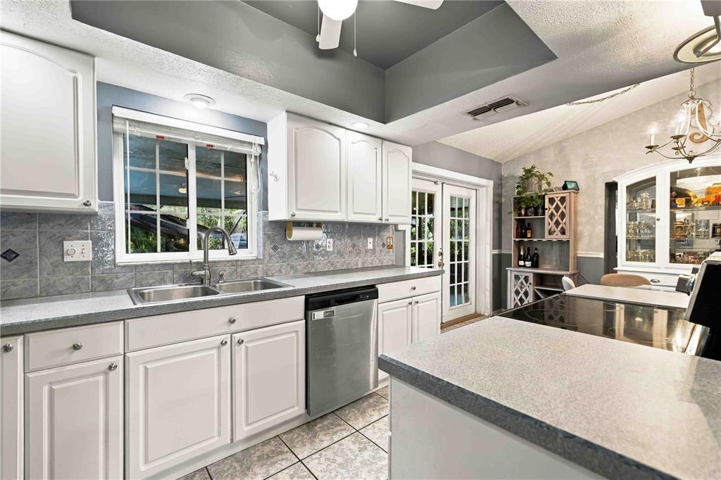 1613 Wharf Road Sarasota, FL 34231 - Photo 13 of 81 Gallery Image 13
