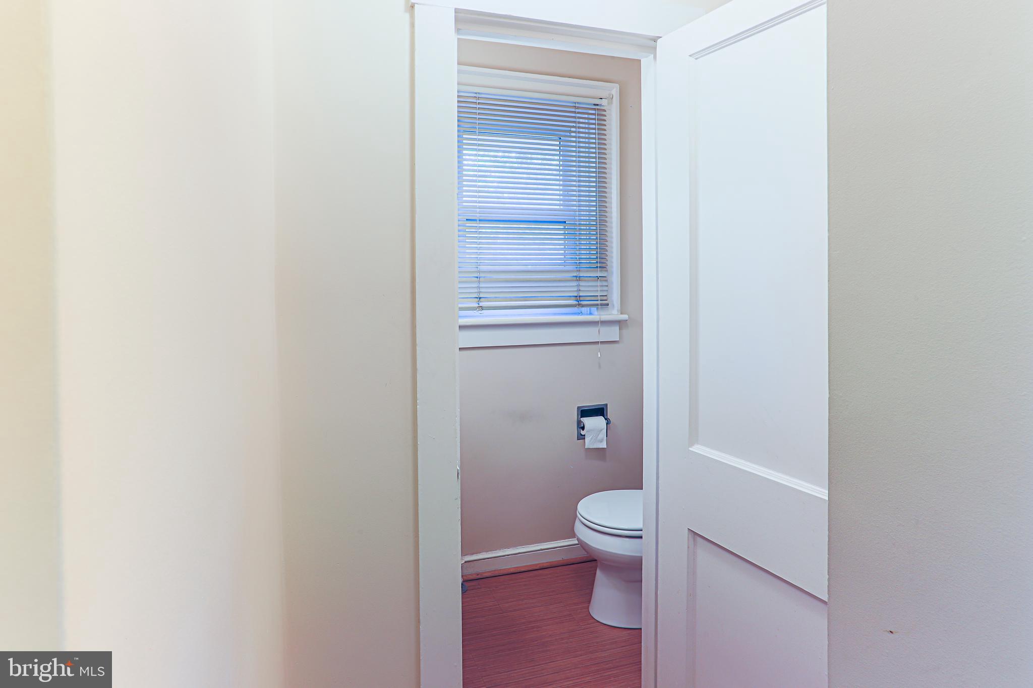 244 Orchard Road Newark, DE 19711 - Photo 12 of 32 Powder Room