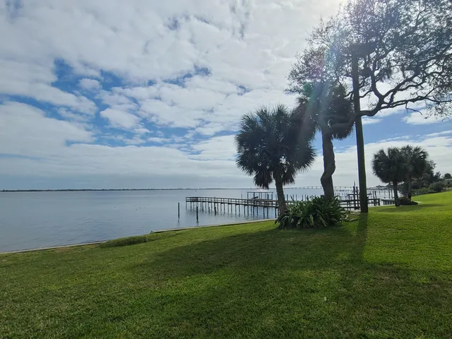 $3,000 | 2557 Pineapple Avenue, Melbourne, FL 32935