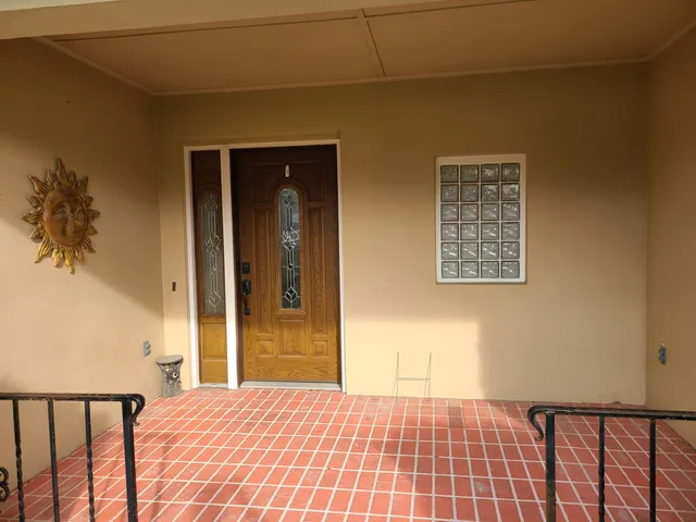 $3,000 | 2557 Pineapple Avenue, Melbourne, FL 32935