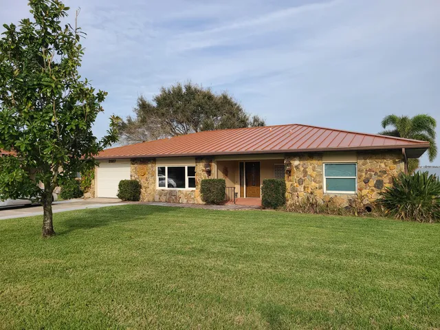 $3,000 | 2557 Pineapple Avenue, Melbourne, FL 32935