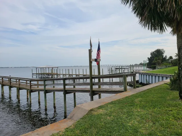 $3,000 | 2557 Pineapple Avenue, Melbourne, FL 32935