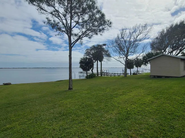 $3,000 | 2557 Pineapple Avenue, Melbourne, FL 32935