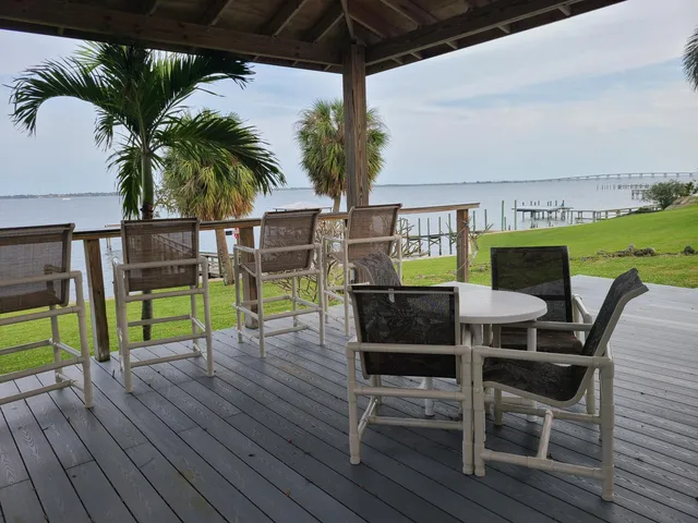 $3,000 | 2557 Pineapple Avenue, Melbourne, FL 32935