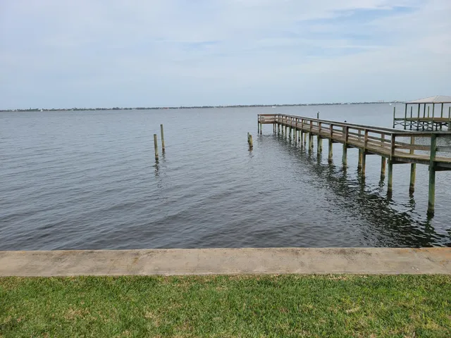 $3,000 | 2557 Pineapple Avenue, Melbourne, FL 32935