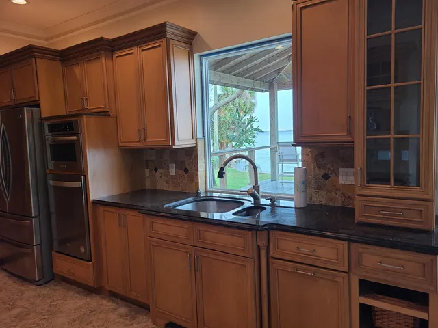 $3,000 | 2557 Pineapple Avenue, Melbourne, FL 32935