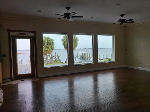 $3,000 | 2557 Pineapple Avenue, Melbourne, FL 32935