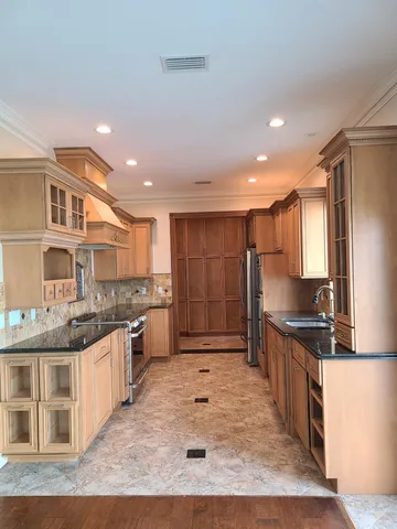 $3,000 | 2557 Pineapple Avenue, Melbourne, FL 32935