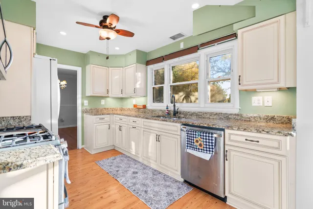 $415,000 | 302 Regency Circle, Linthicum Heights, MD 21090