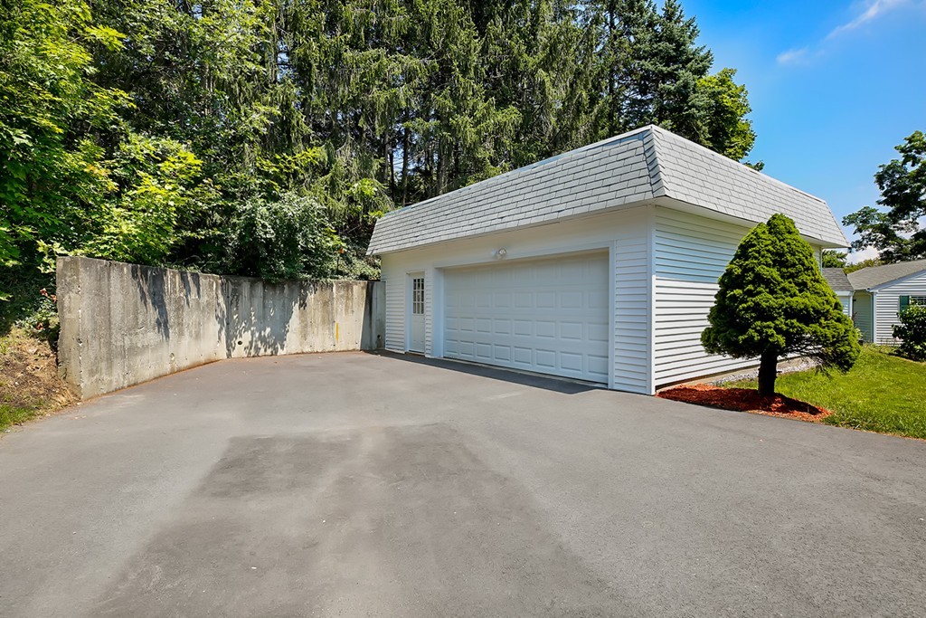 54 Roundtop Road Marlborough, MA 01752 - Photo 25 of 28 Gallery Image 25