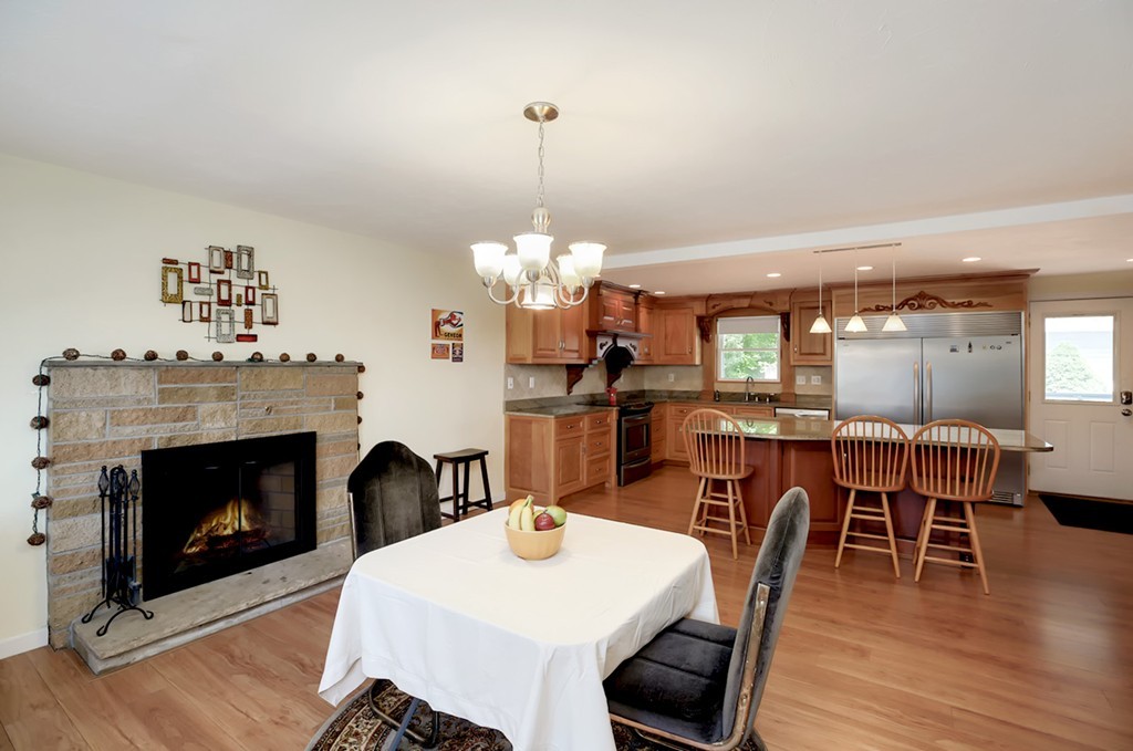 54 Roundtop Road Marlborough, MA 01752 - Photo 3 of 28 Gallery Image 3