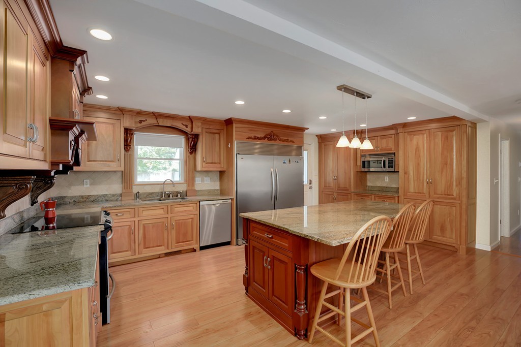 54 Roundtop Road Marlborough, MA 01752 - Photo 5 of 28 Gallery Image 5