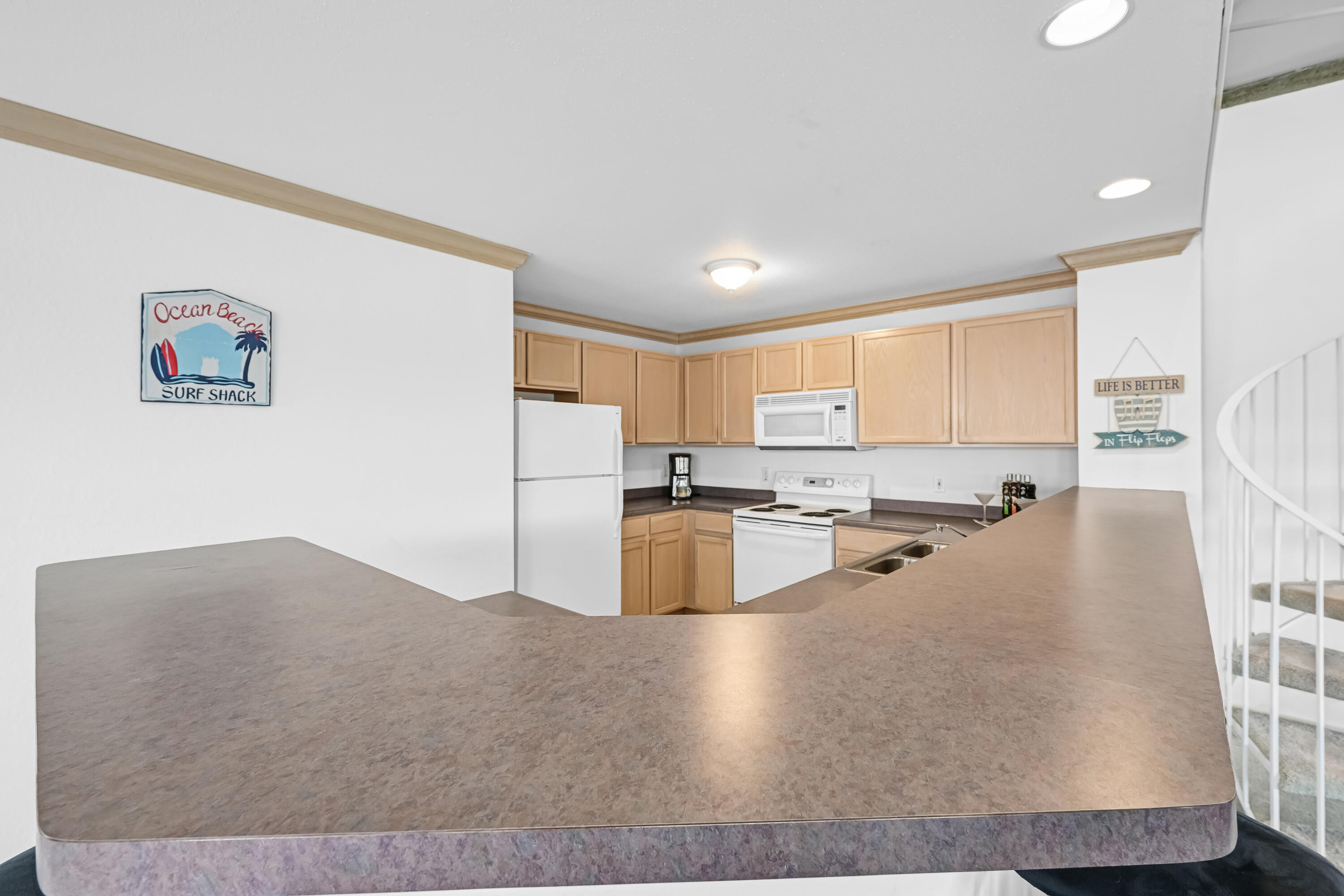 2126 Landings Lane Delavan, WI 53115 - Photo 7 of 47 Large Breakfast Bar