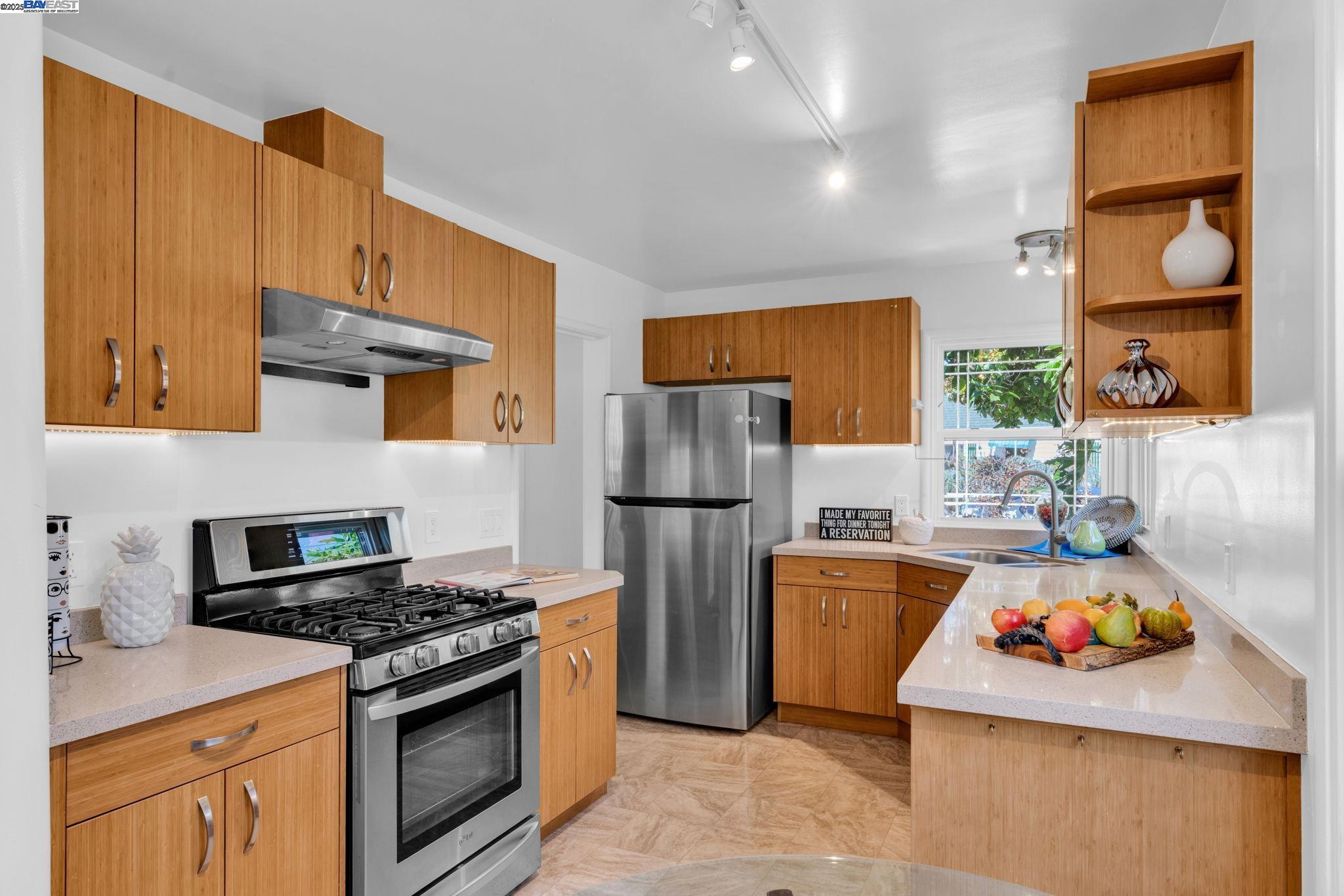 205 Julius Street San Leandro, CA 94577 - Photo 4 of 37