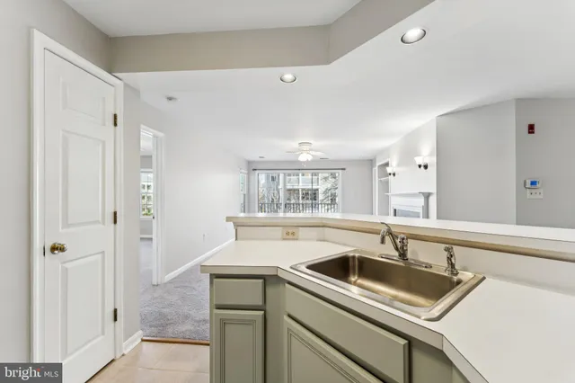 $2,100 | 13117 Millhaven Place, Unit 14F, Germantown, MD 20874