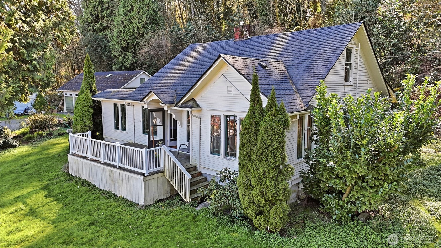 5224 Lowell Larimer Road Everett, WA 98208 - Photo 3 of 38