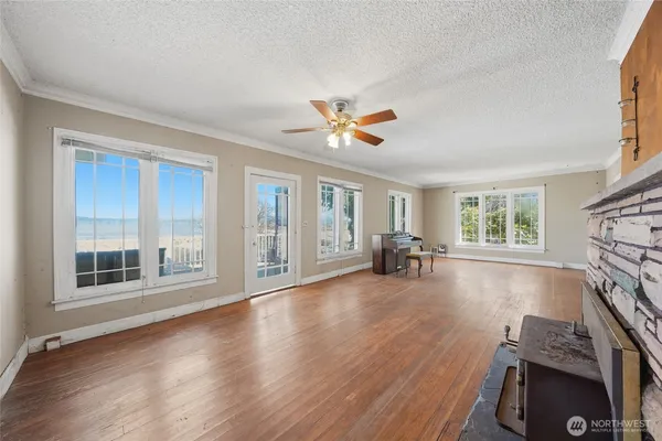 $925,000 | 5224 Lowell Larimer Road, Everett, WA 98208