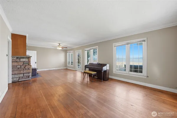 $925,000 | 5224 Lowell Larimer Road, Everett, WA 98208