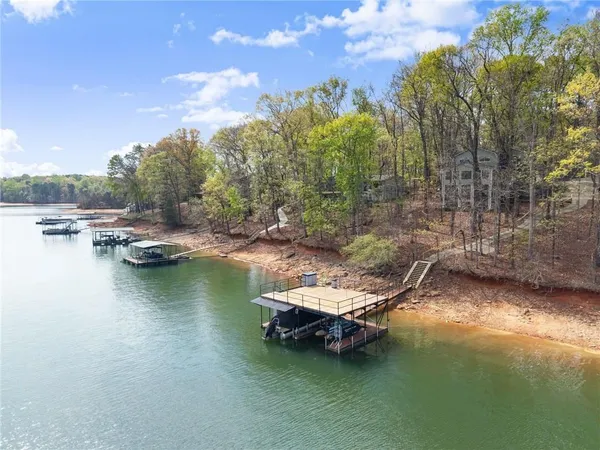 $1,100,000 | 103 Tugalo Point, Lavonia, GA 30553