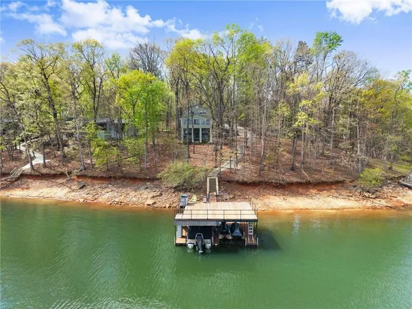 $1,100,000 | 103 Tugalo Point, Lavonia, GA 30553