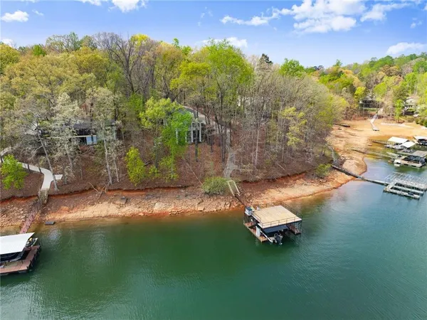 $1,100,000 | 103 Tugalo Point, Lavonia, GA 30553