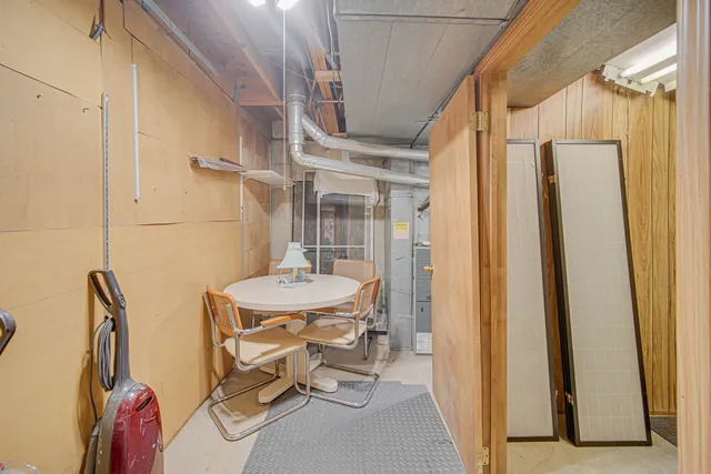 $3,495 | 933 Shambliss Lane, Buffalo Grove, IL 60089