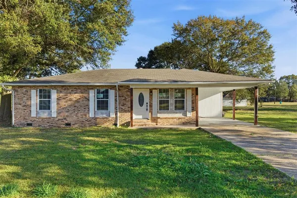 $2,200 | 452 Scenic Drive, Ville Platte, LA 70586