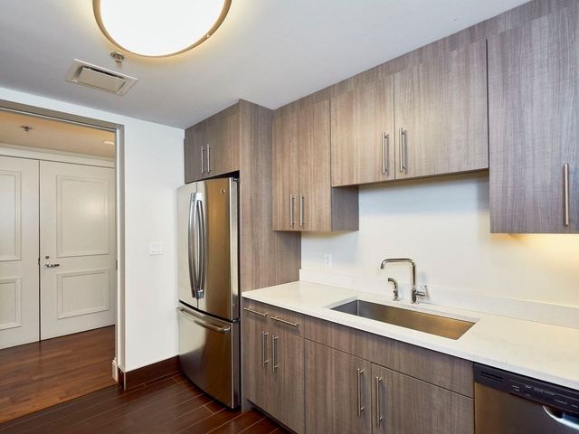 $2,527,500 | 1 Charles Street South, Unit 12D, Boston, MA 02116