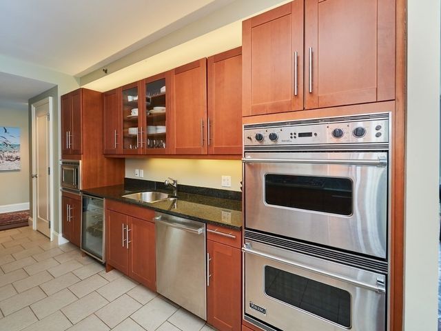 $2,527,500 | 1 Charles Street South, Unit 12D, Boston, MA 02116