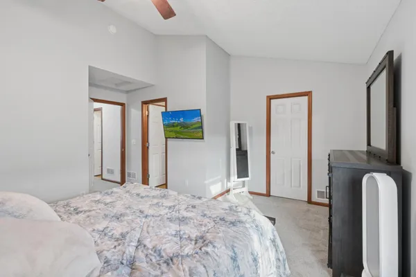 $337,000 | 5207 Scott Lane, Robbinsdale, MN 55422