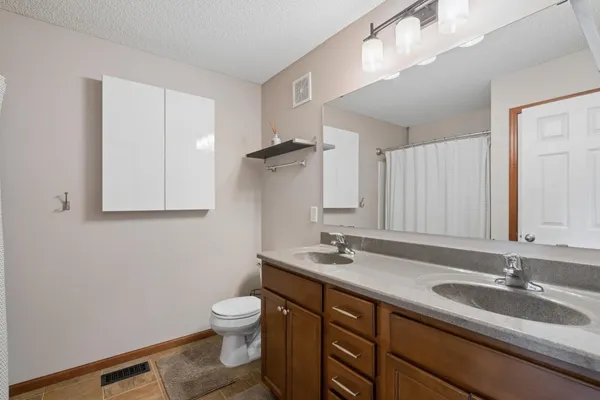 $337,000 | 5207 Scott Lane, Robbinsdale, MN 55422