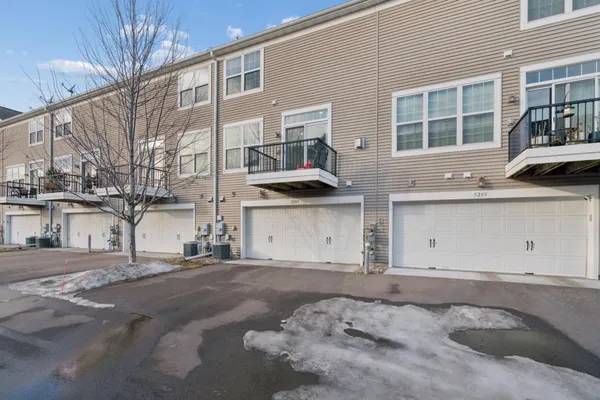 $337,000 | 5207 Scott Lane, Robbinsdale, MN 55422